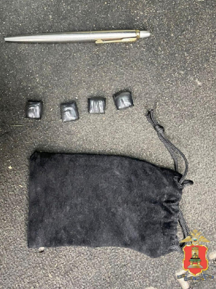 В Твери задержали с поличным двух молодых наркозакладчиков