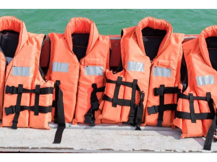 Псковичам рассказали, как выбрать спасательный жилет для безопасности на воде