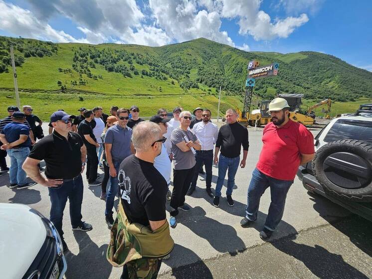 Сергей Назаров принял участие в тропостроении на «Мамисоне» в Северной Осетии