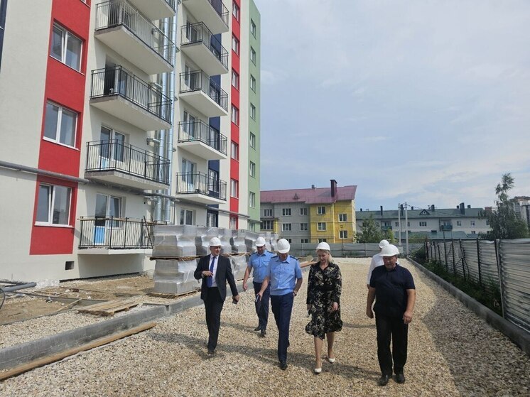 Антон Шумский проверил строительство дома для переселенцев под Рязанью