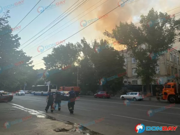 В Ростове загорелось здание бывшей Соборной мечети на Красноармейской