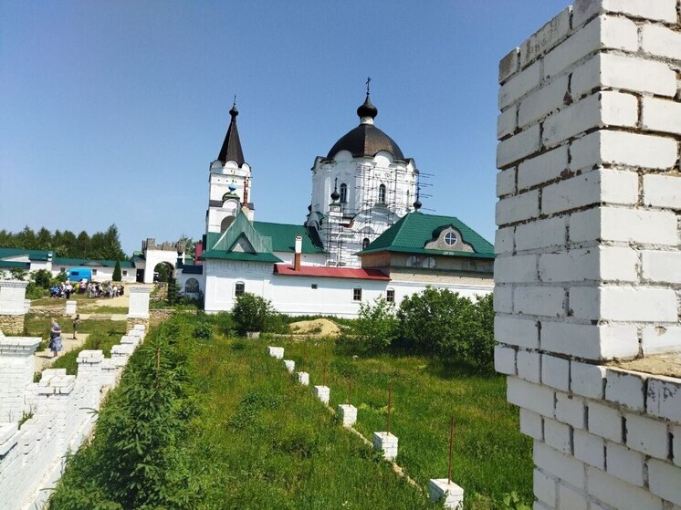 Подопечные фонда «Защитники Отечества» посетили один из старейших монастырей Орловской области