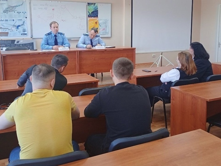 Транспортный прокурор провел выездной прием граждан в аэропорту Васьково