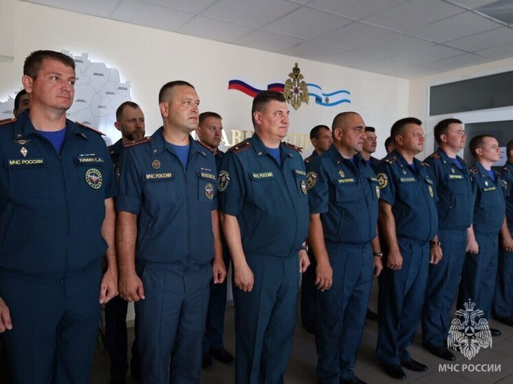 В Геническе поздравили сотрудников Госпожнадзора