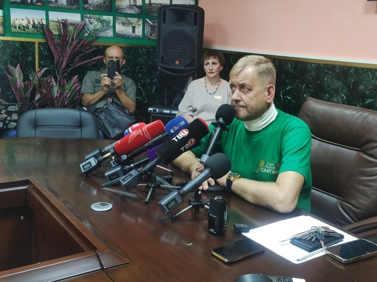 22 июня во время вечернего кормления на директора парка «Тайган» в Белогорском районе Олега Зубкова набросился лев. По разным сообщениям, его состояние оценивалось как критическое. Но уже на десятый день он выписался из больницы, а на 16-й дал пресс-конференцию, чтобы развеять разные мифы.