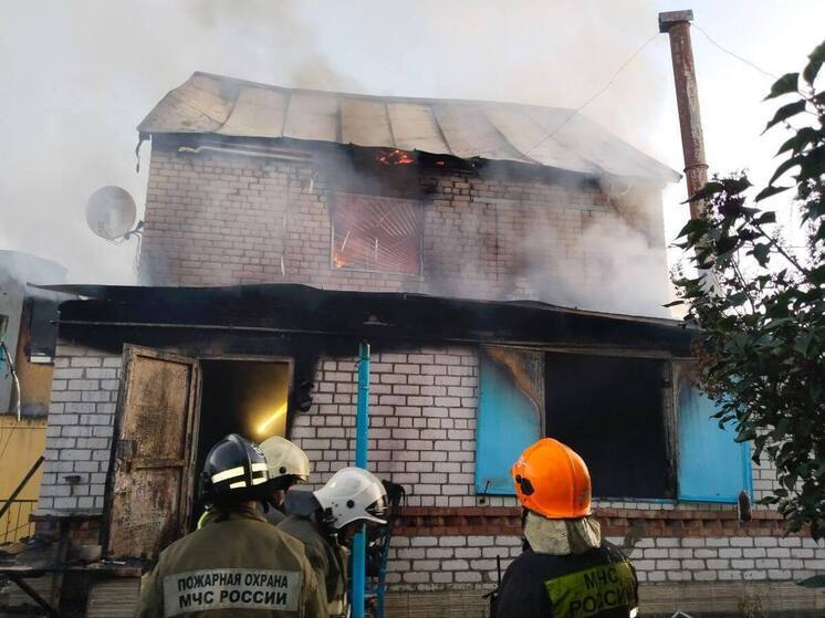 В Волжском районе погибли три человека в результате пожара в жилом доме 19 июля