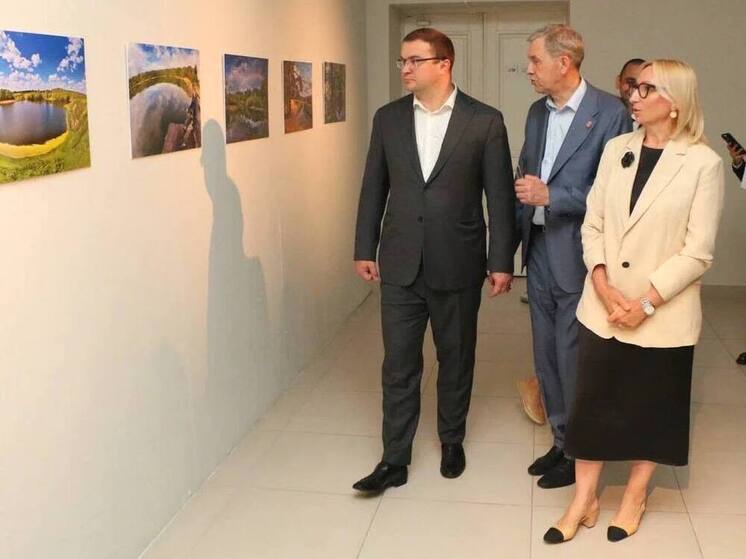 В Омске открылась фотовыставка памяти Владимира Варнавского