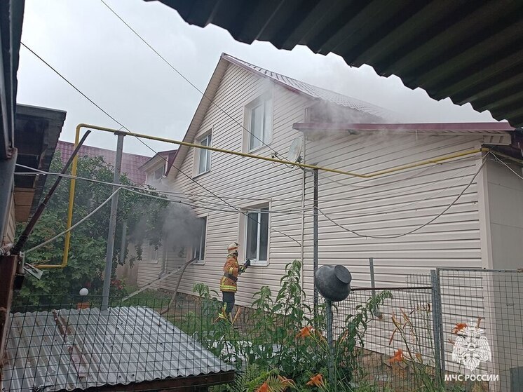 Пятница в Узловой отметилась пожаром в жилом доме