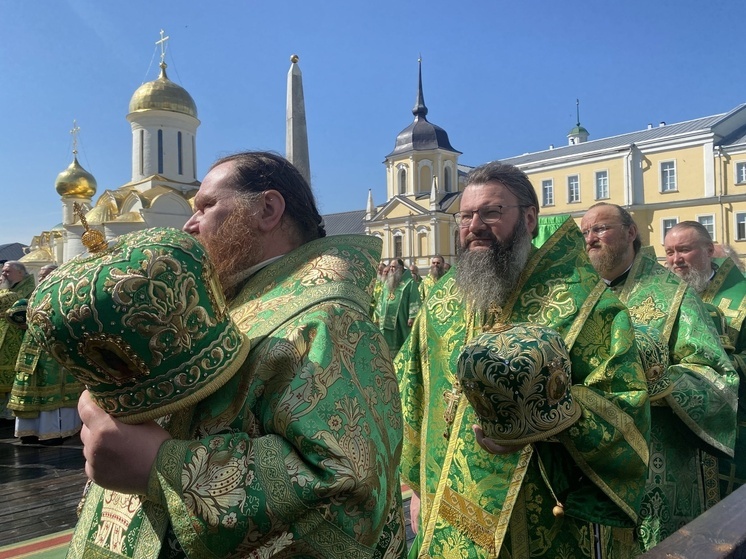 Смоленский митрополит Исидор сослужил патриарху Кириллу на празднике в Троице-Сергиевой лавре