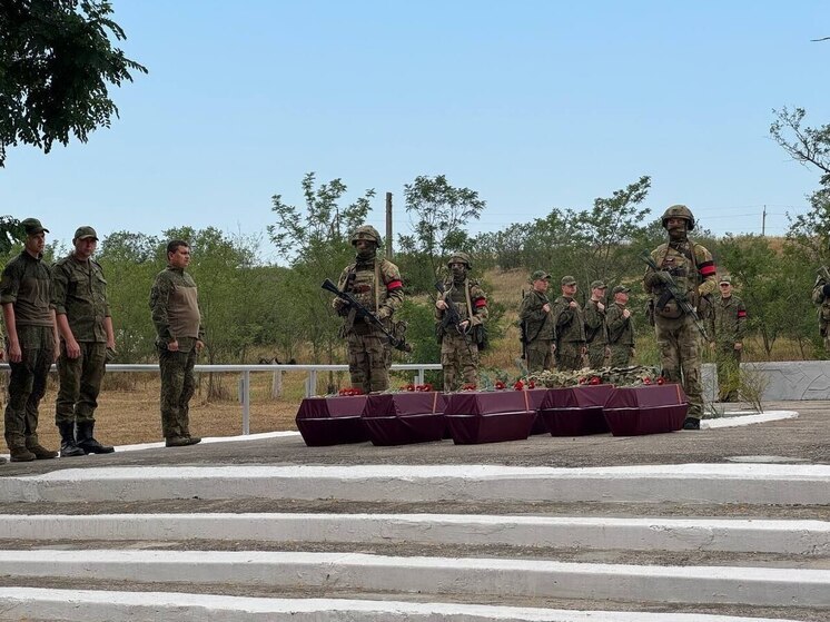 Под Шахтерском перезахоронили останки бойцов Красной Армии