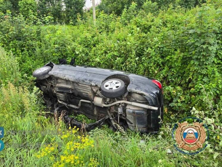 В Зеленоградске два авто после столкновения вылетели в кювет