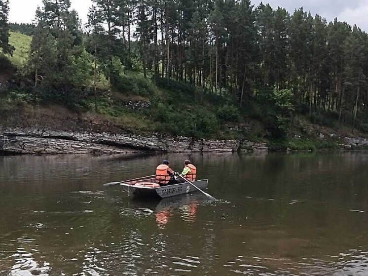 Спасатели помогли грибнику на реке Юрюзань