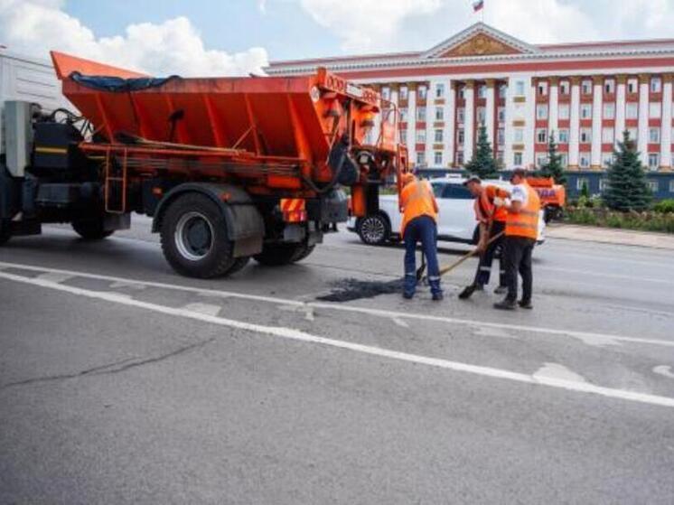 В Курске продолжают ремонтировать дороги
