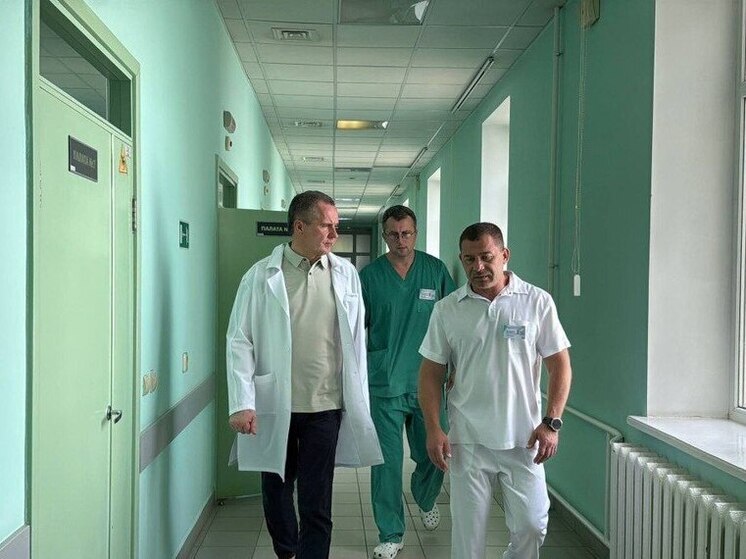 Гладков навестил пострадавших белгородцев в больнице Святителя Иоасафа