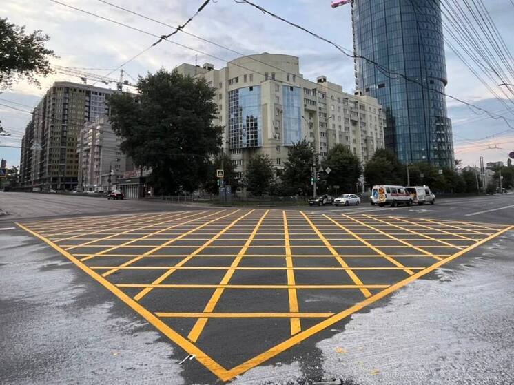 В Воронеже обновили вафельную разметку на Московском проспекте