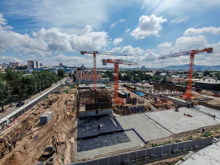 В центре Улан-Удэ начали возводить первый этаж нового жилого комплекса