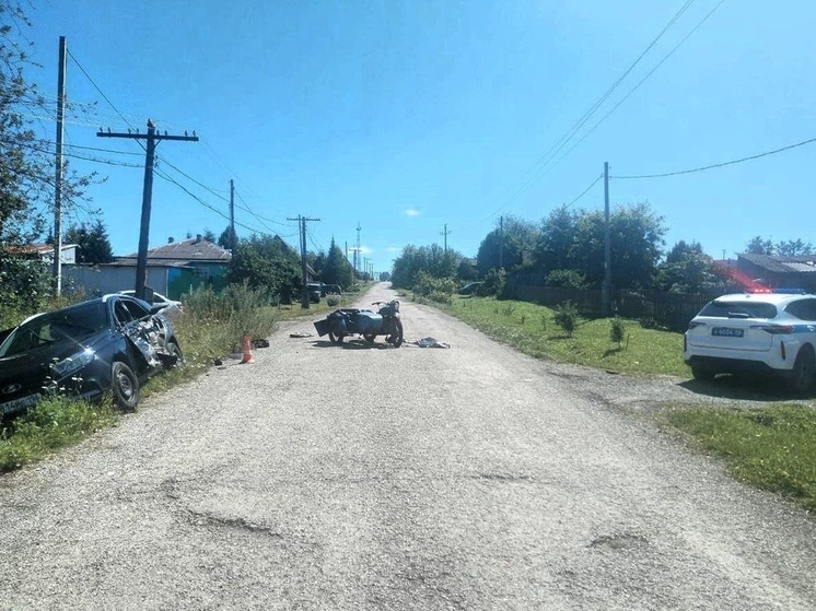 Мотоциклист и его пассажир пострадали в ДТП с «Ладой» в уральском селе