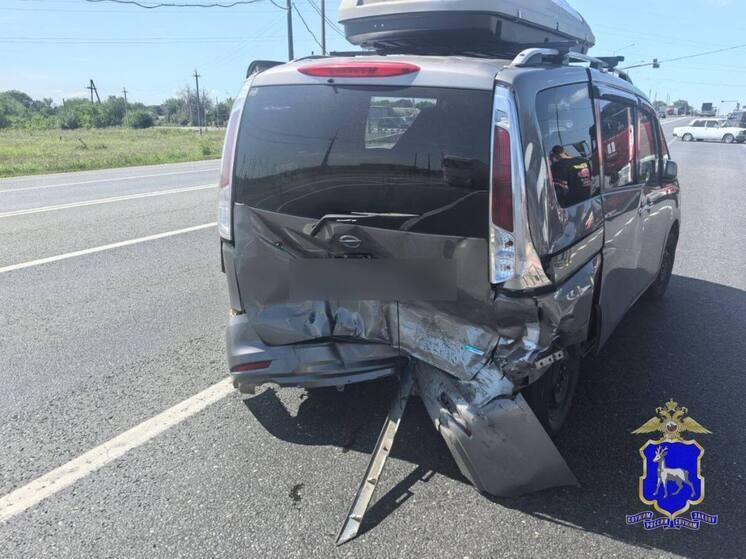 В Самарской области 3 девушки пострадали в ДТП с LADA Niva и Nissan Serena