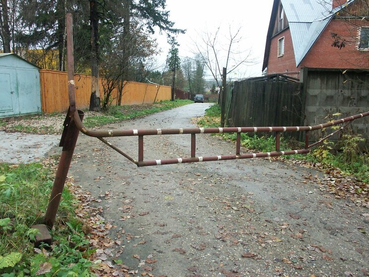В деревне под Чеховым сдали в аренду пожарные проезды