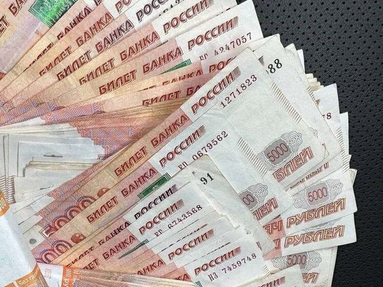 Пенсионера из Соснового Бора мошенники обманули на миллион рублей