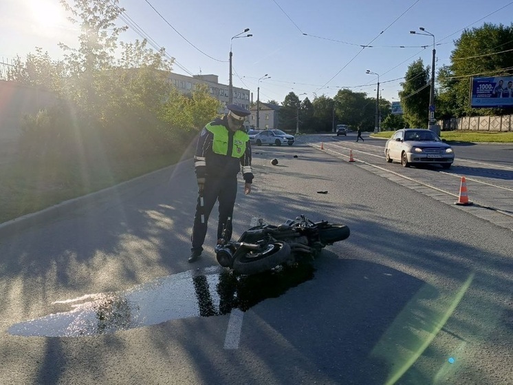В Нижнем Тагиле байкер налетел на бордюр и разбился насмерть