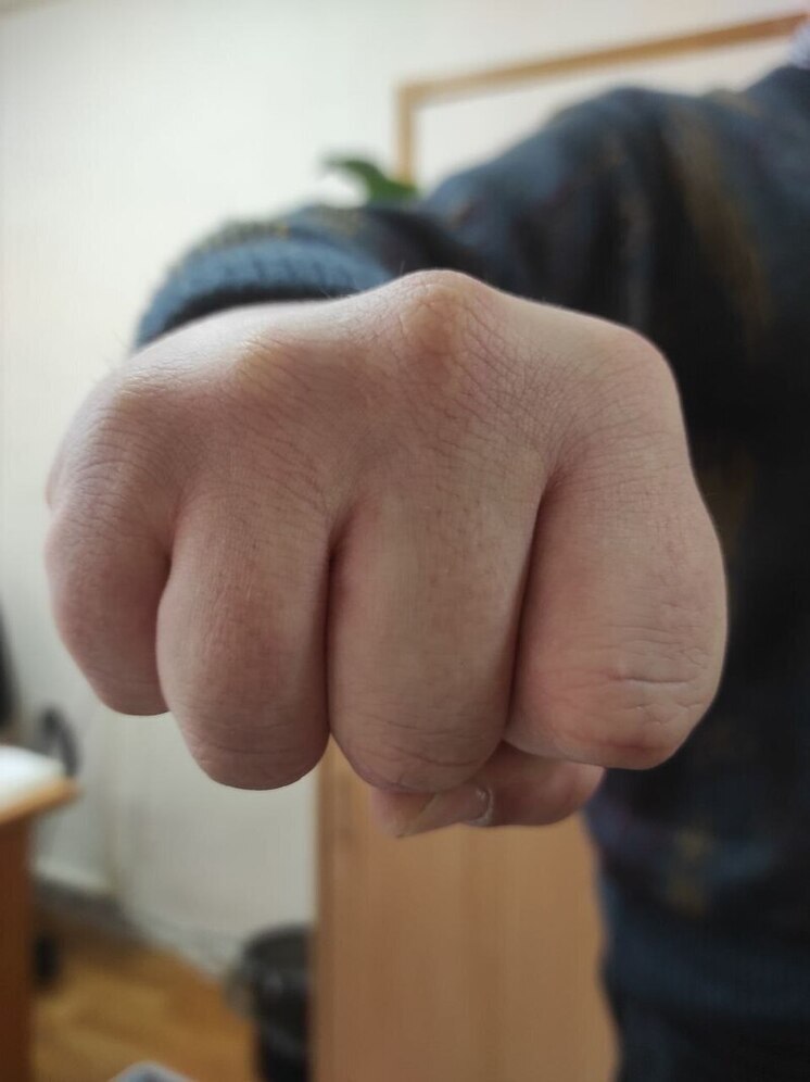 В Курской области предприниматель напал на главу поселка Золотухино
