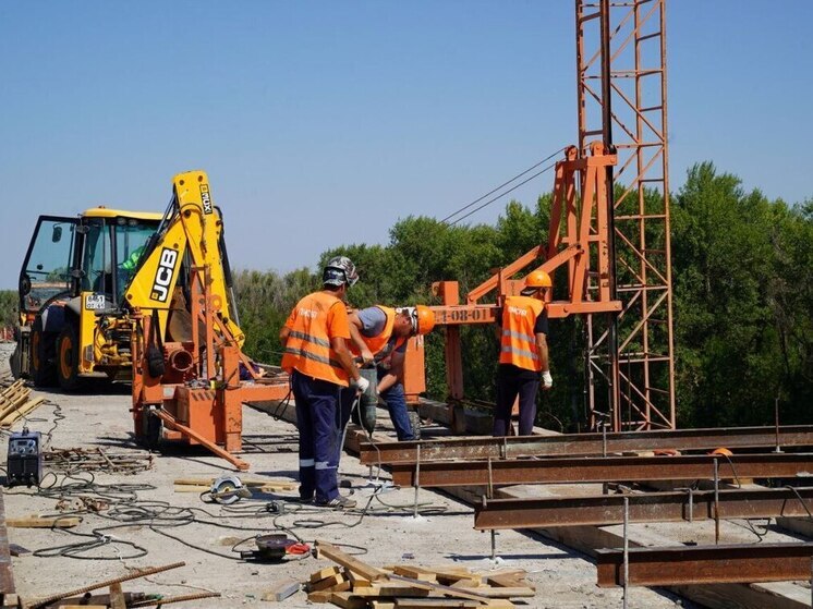 В Астраханской области продолжается капремонт моста через реку Кигач
