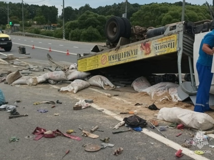 В Калужской области на Киевской трассе у BAW оторвалось колесо