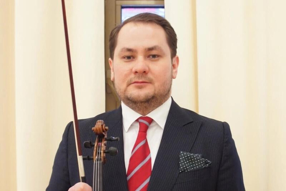 Ранее музыкант возглавлял симфонический оркестр Башкирского театра оперы и балета, был художественным руководителем Национального симфонического оркестра Башкирии