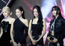 Кей-поп группа BlackPink, будто в пику долгожданному реюниону BTS – своих основных соперников на корейской сцене, тоже объединилась в студии