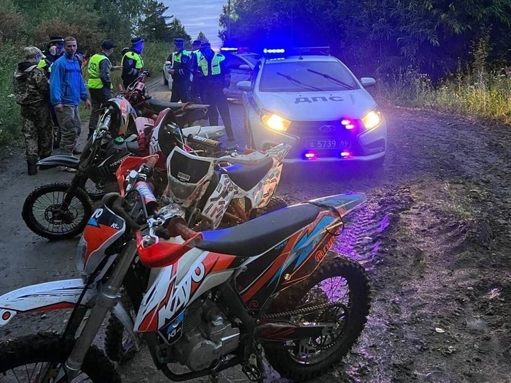 Группу подростков отстранили от управления питбайками в Кушве