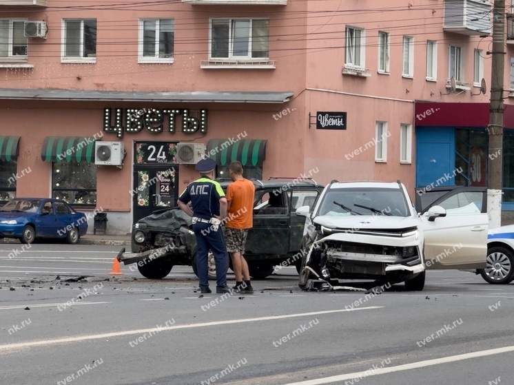 Появились подробности ДТП на площади Терешковой в Твери