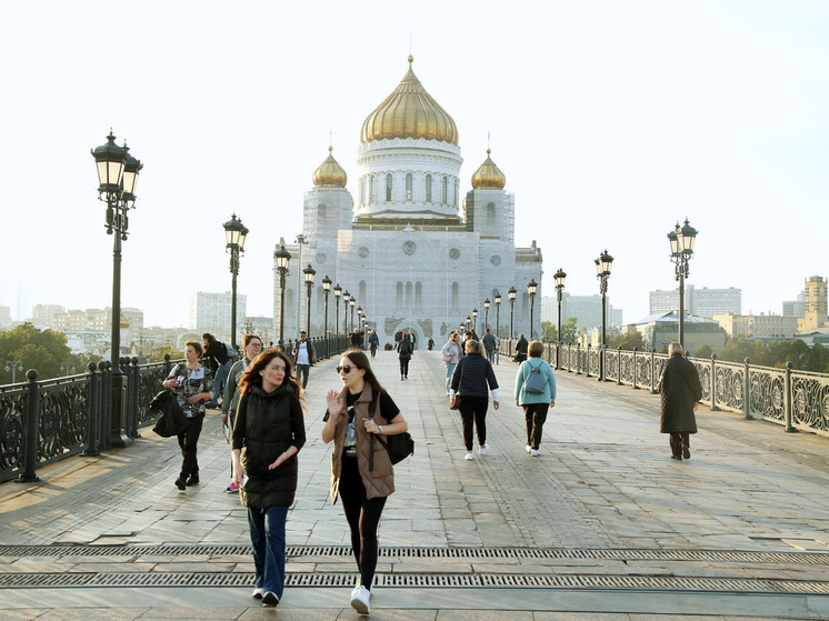 Москвич восемь лет ищет женщину, в которую влюбился у храма Христа Спасителя