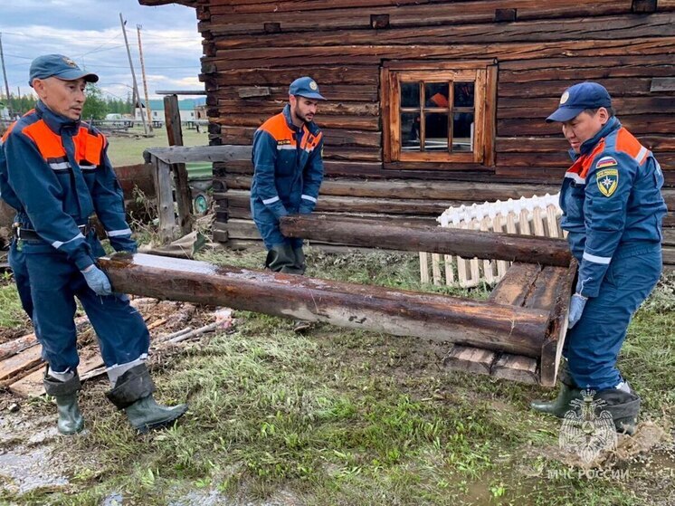 В Якутии снижается уровень воды в бассейне реки Индигирка