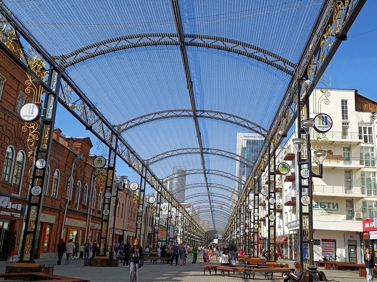 На Вайнера в Екатеринбурге мужчина отправил в нокаут трех человек