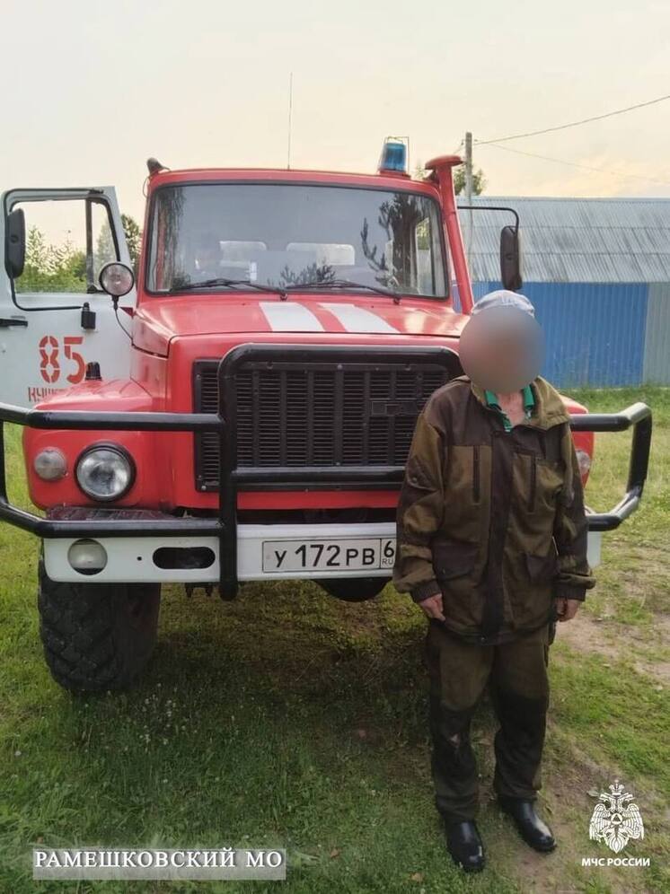 Спасатели и волонтеры нашли двух заблудившихся в Тверской области грибников