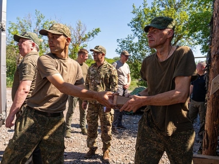 Владимирская область привезла в военную часть в ЛНР груз поддержки