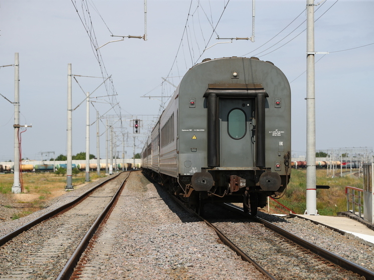 Из-за падения БПЛА задерживаются следующие через Волгоград поезда