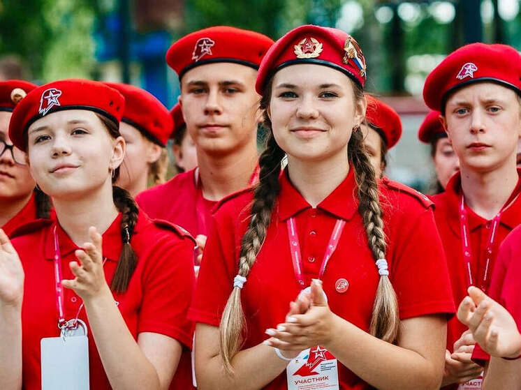 В Шекснинском округе в девятый раз прошел областной слет «Юнармия-2025», который объединил юнармейцев Вологодчины и подшефного города Алчевска Луганской Народной Республики