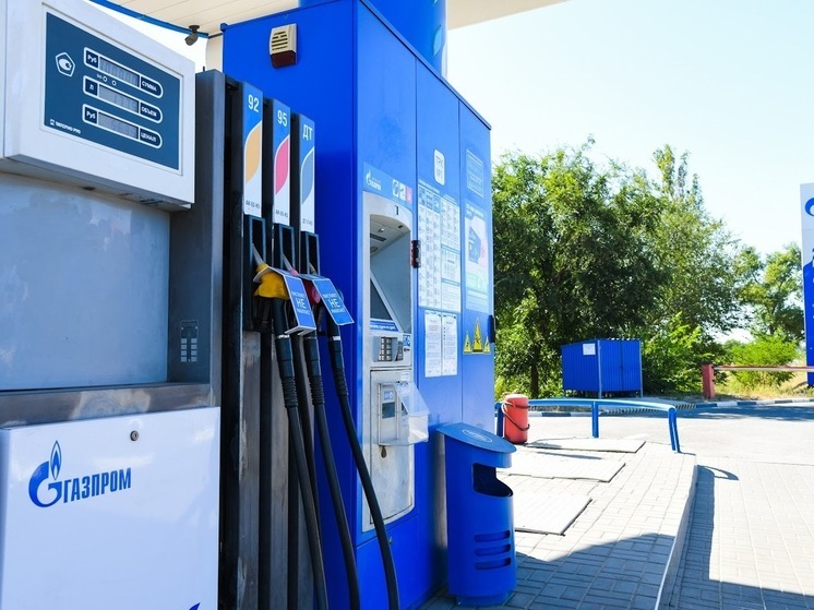 На волгоградских АЗС снова подорожал бензин