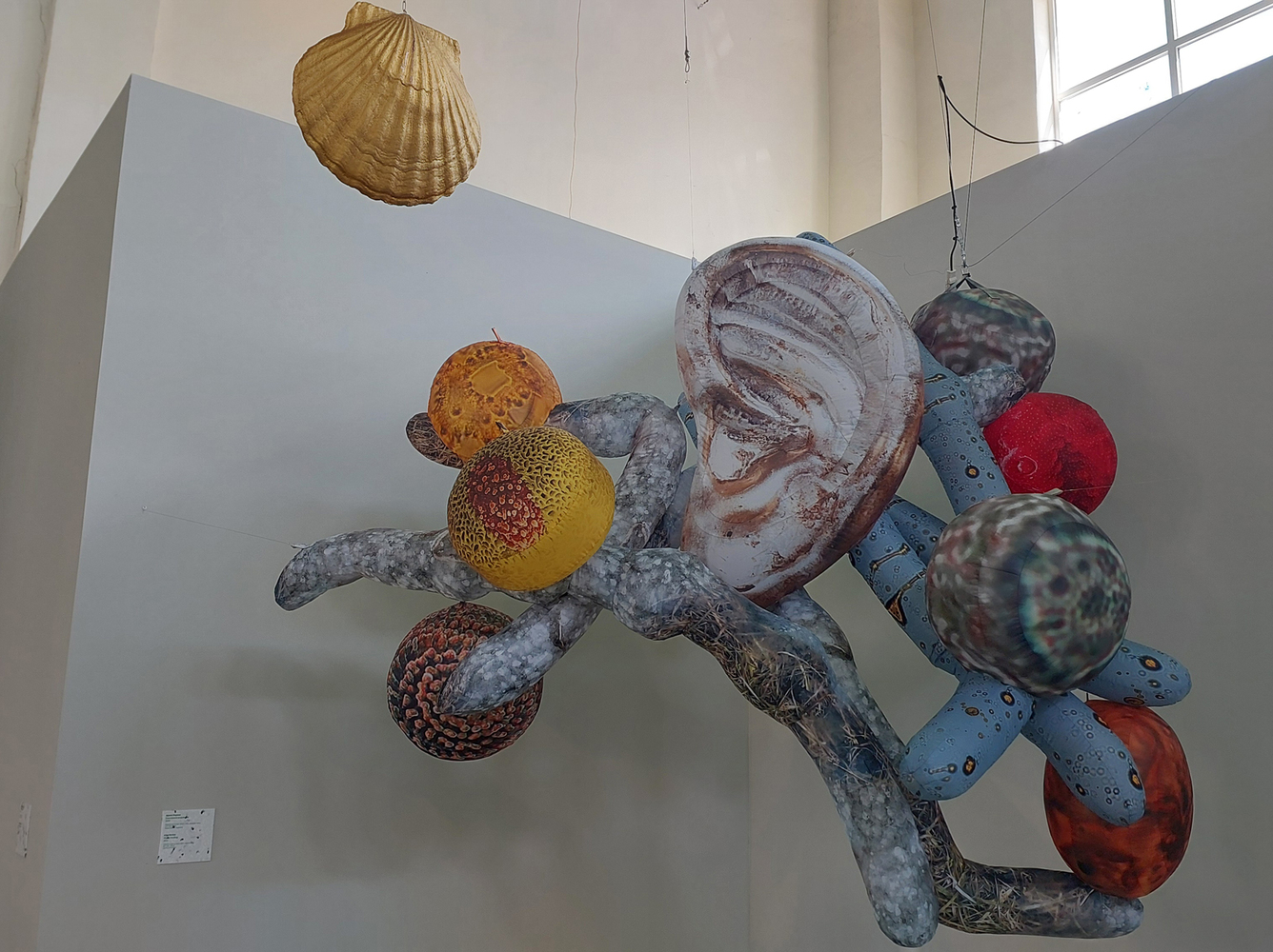 Detalle de una obra de arte ecológica