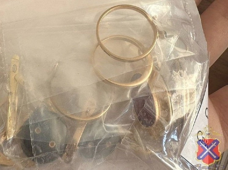 Подростка из Волгограда подозревают в краже драгоценностей почти на 2 млн рублей