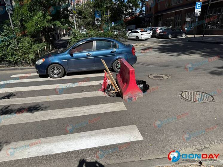 В Ростове на месте, где провалился муоровоз, образовался новый провал