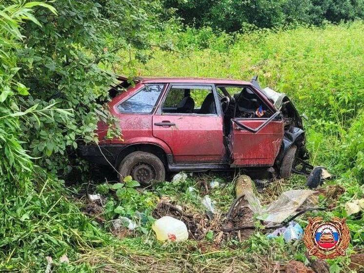 В Тверской области ВАЗ съехал в кювет: есть пострадавшие