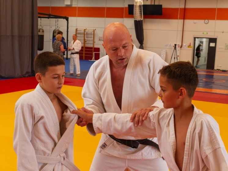 Глава федерации дзюдо России встретился с губернатором Хабаровского края и провел открытую тренировку