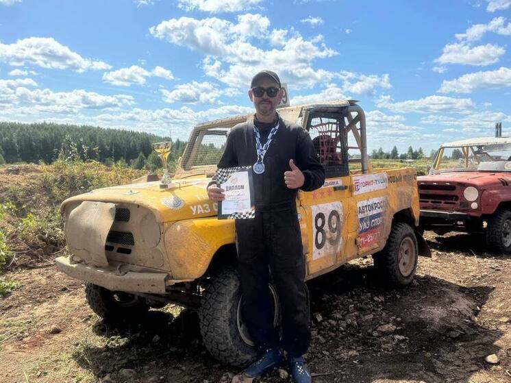 Гонщик из Нового Уренгоя взял серебро чемпионата РФ по автокроссу