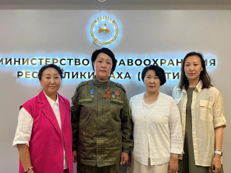 В Министерстве здравоохранения Якутии начала свою стажировку Октябрина Афанасьева, участница образовательной программы «Якутия — Земля героев»