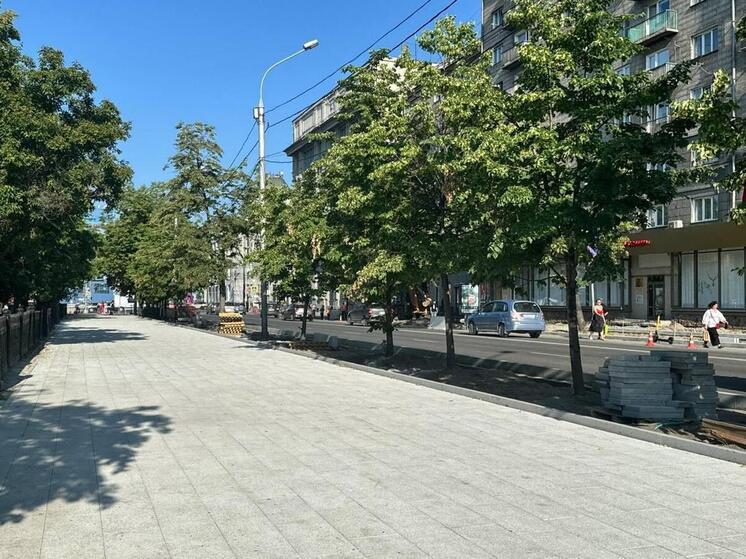 Мэр Максим Кудрявцев: более половины запланированных тротуаров отремонтировано в Новосибирске