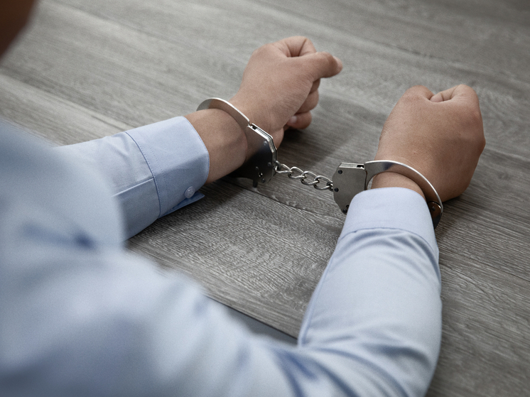 В Волжске директор спортучреждения премировал сам себя и был наказан