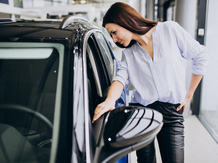 Скрытая опция в авто, о которой не знают многие водители: зачем надо зажимать кнопки стеклоподъемника